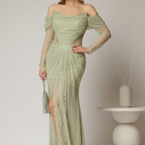 Rochie lunga verde mint de seara tip sirena din dantela si decolteu accesorizat