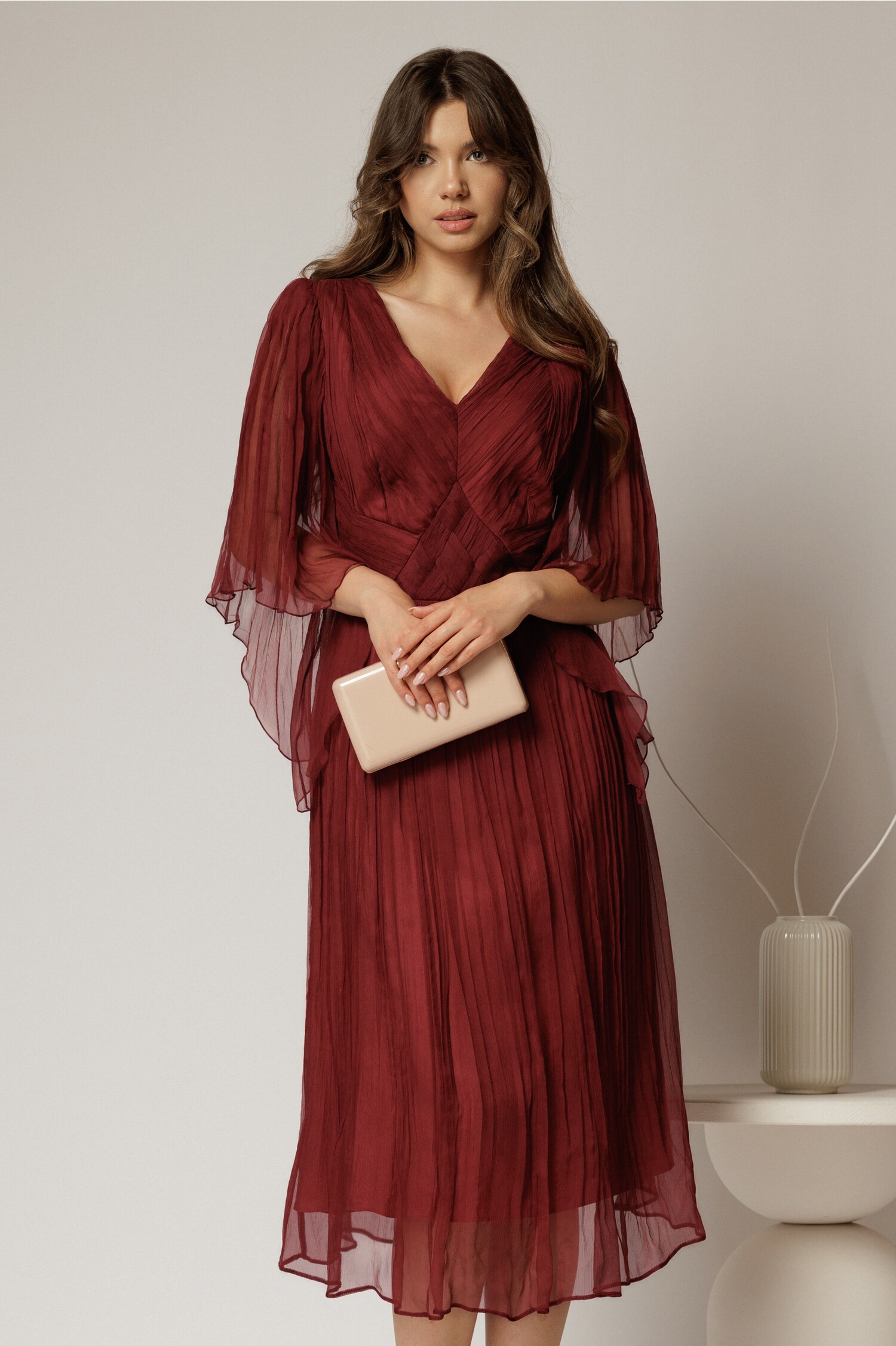 Rochie midi caramizie din matase clos si decolteu V