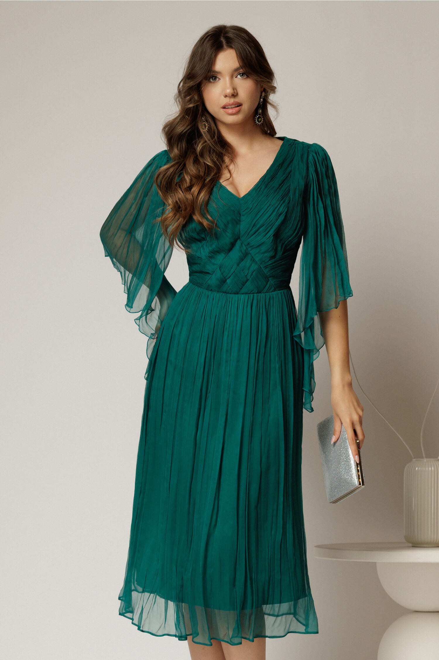 Rochie midi verde din matase clos si decolteu V